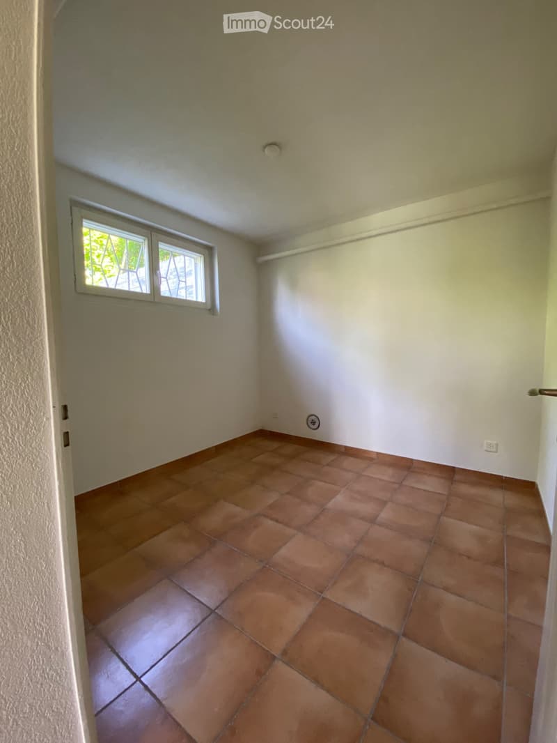 2,5 Zimmer Wohnung mit Sitzplatz in Einfamilienhaus (3)