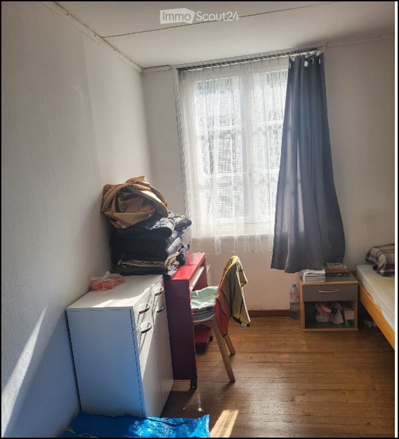 Une chambre en colocation est disponible immédiatement dans le centre d'Uster. (5)