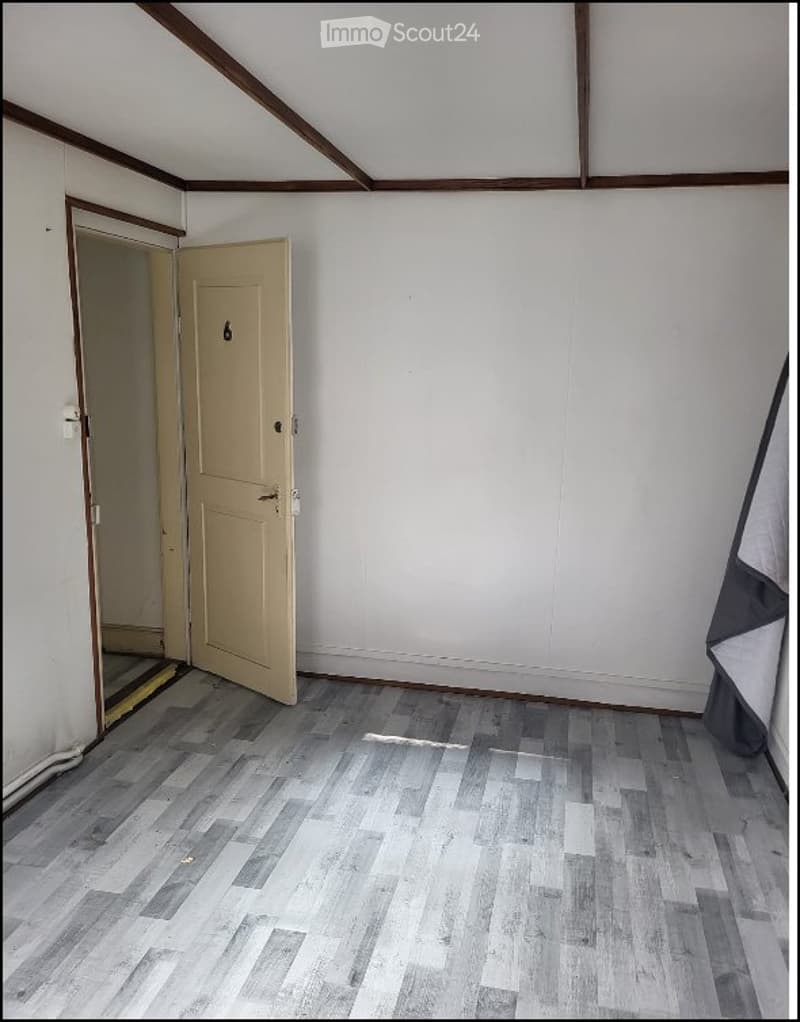 Une chambre en colocation est disponible immédiatement dans le centre d'Uster. (3)