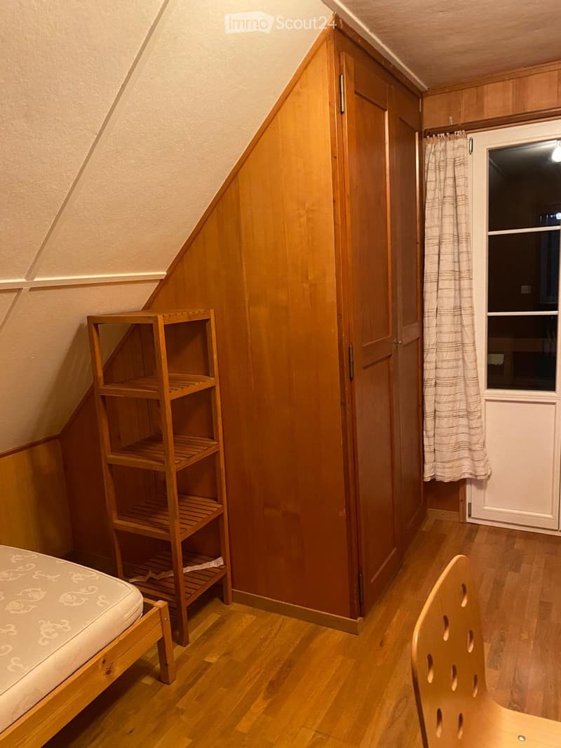 small rustic shared flat room with balcony (2)