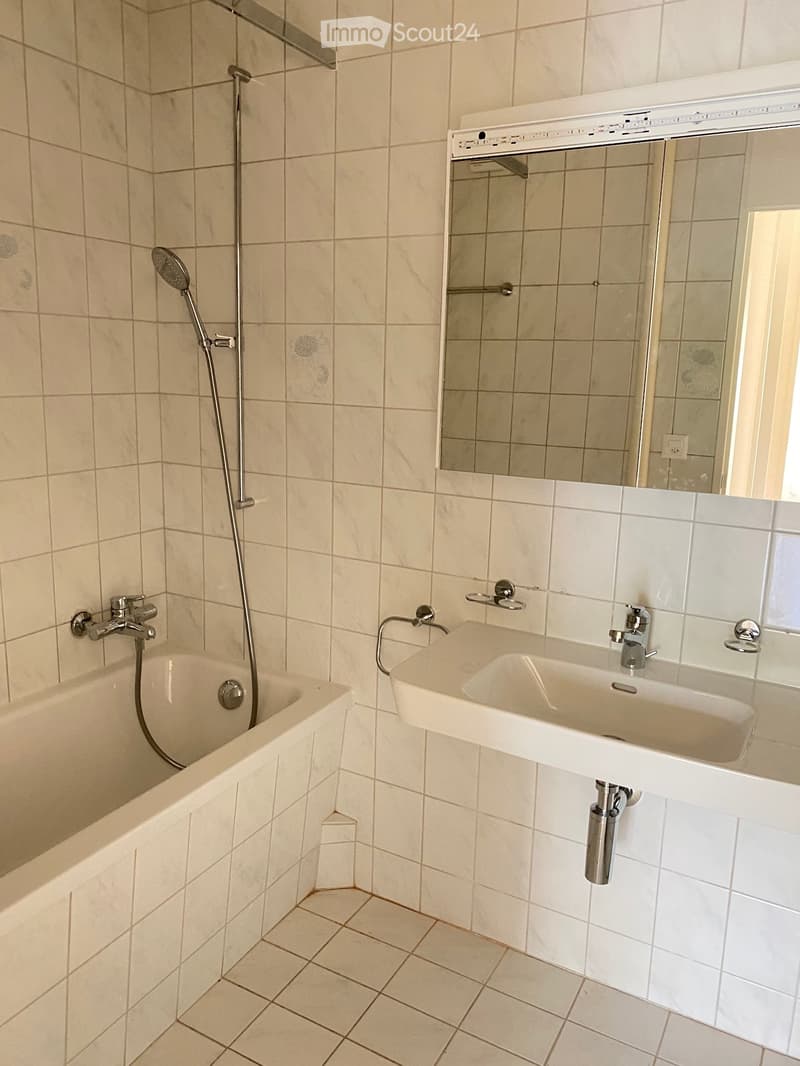 Schöne 4,5 Zimmer-Wohnung per 01.Okt. 26 (3)