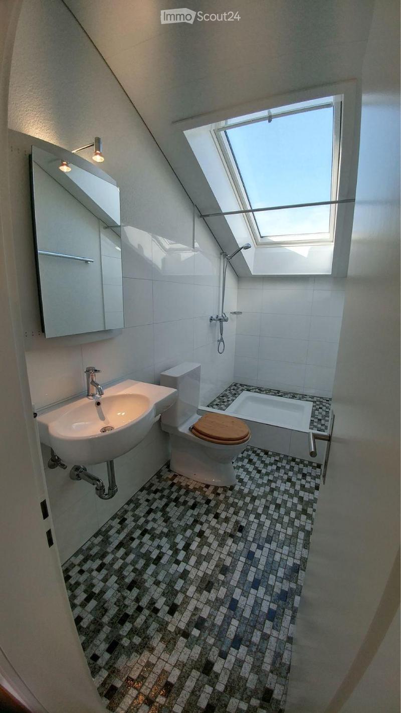 2½-room attic apartment in Adligenswil (5)