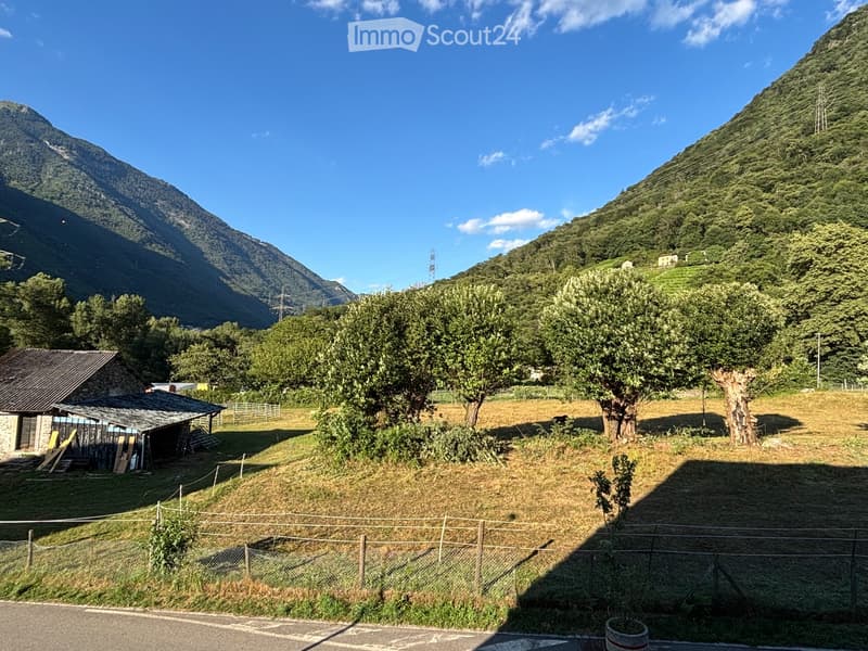 Affittasi ampio 4.5 locali ad Arbedo con balcone (2)