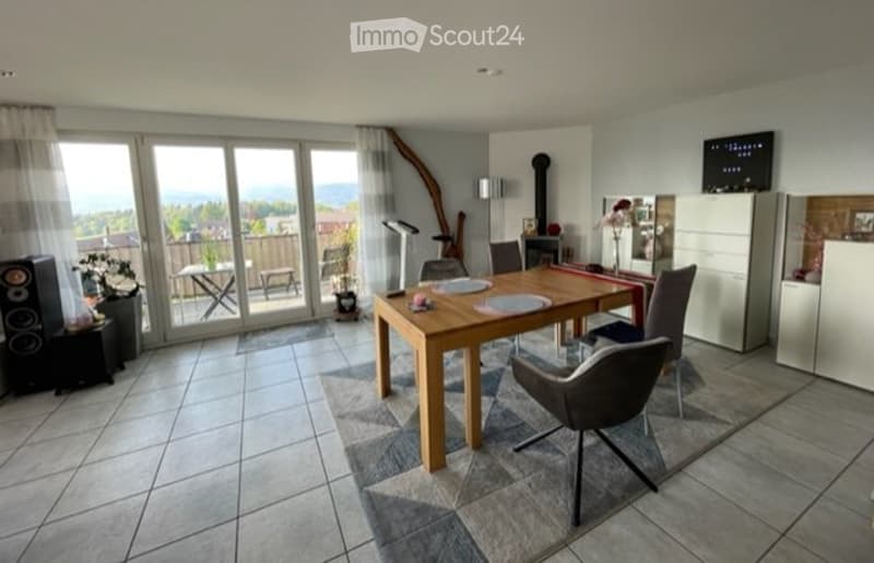 Blauen BL / helle 3.5-Zi.-Wohnung (110 m²) mit Südbalkon (1)