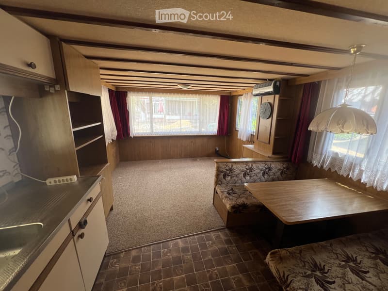 Mobile Home (2)