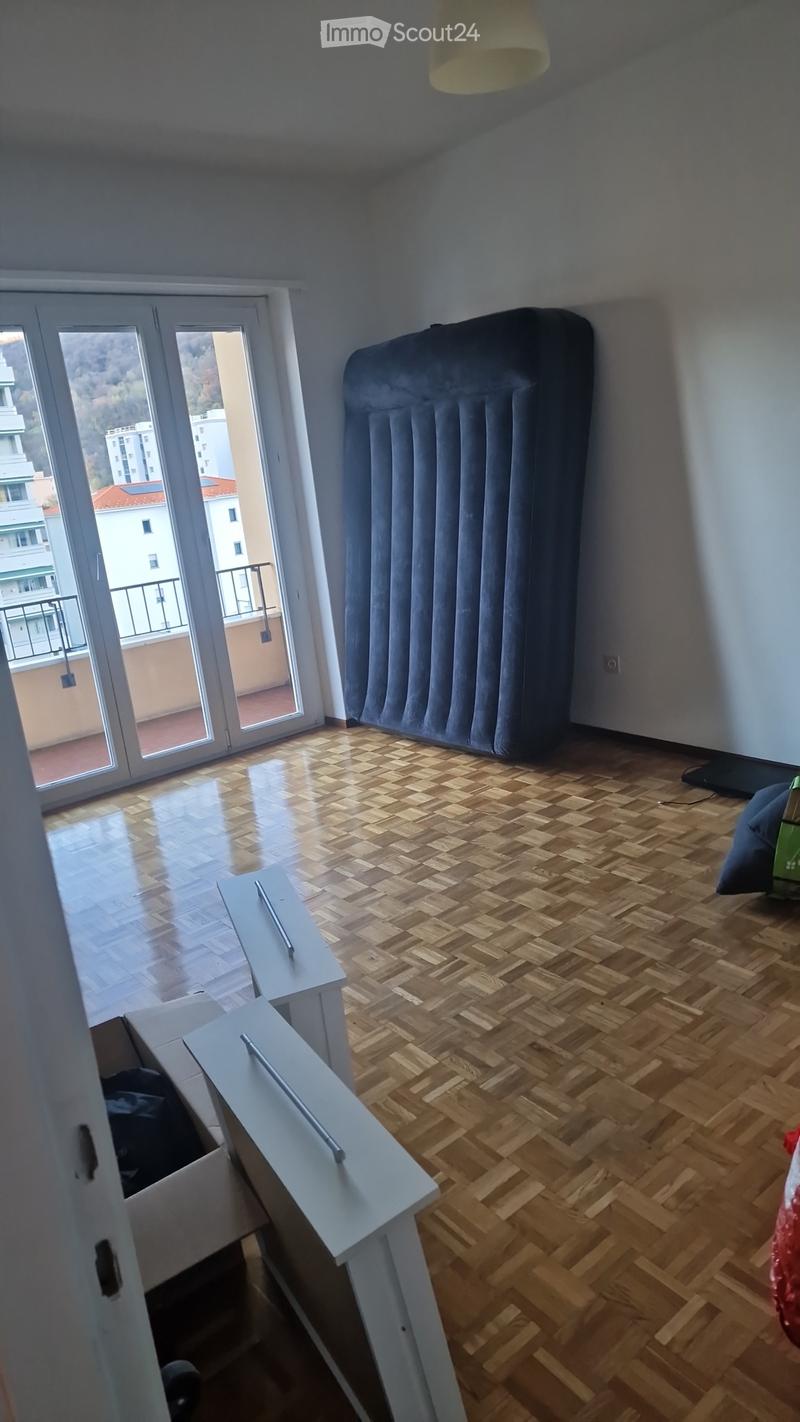 Ich suche einen Nachmieter für 4.5 Zimmer (5)