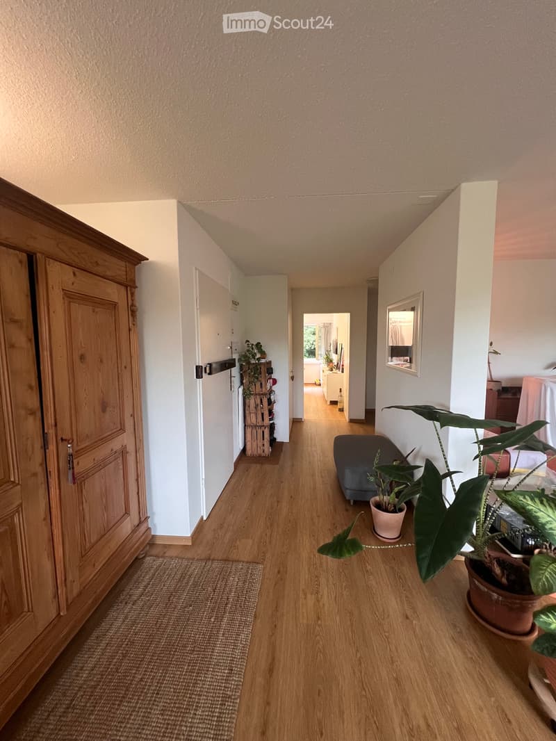 Helle 3.5-Zimmer-Wohnung mit Balkon in Baden (2)