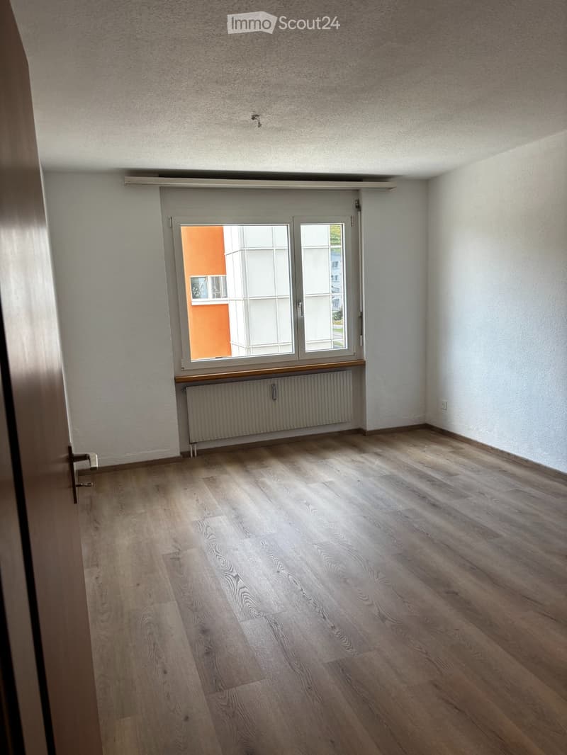 Bright 3.5 room apartment in a good location in Walenstadt (4)
