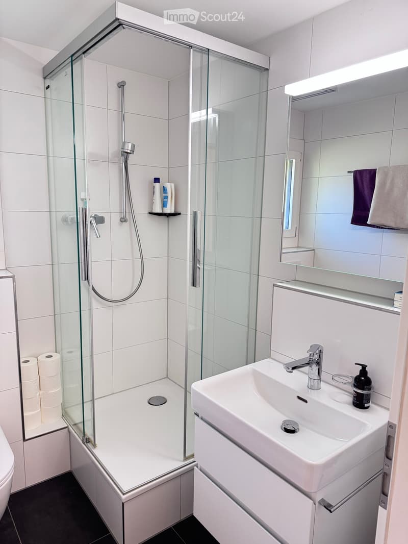 Shared flat room with own small bed (2)