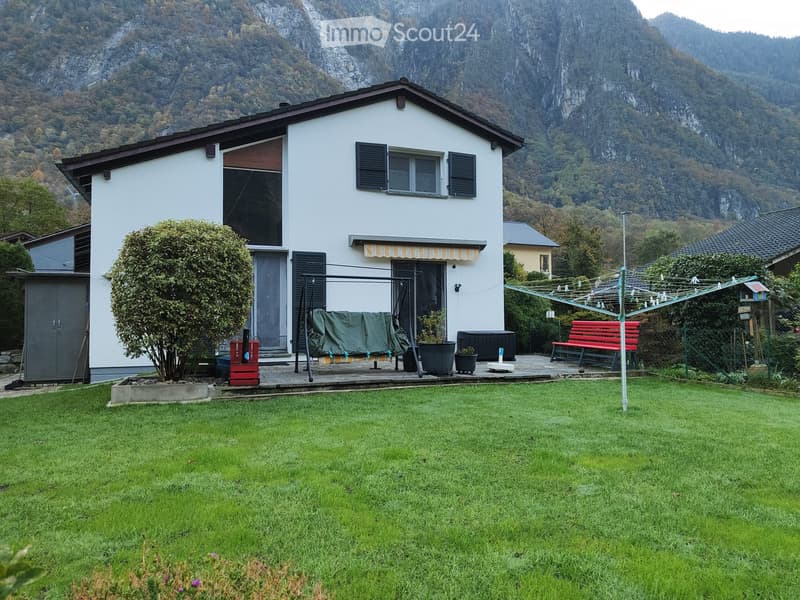 Einfamilienhaus mit großem Garten (1)