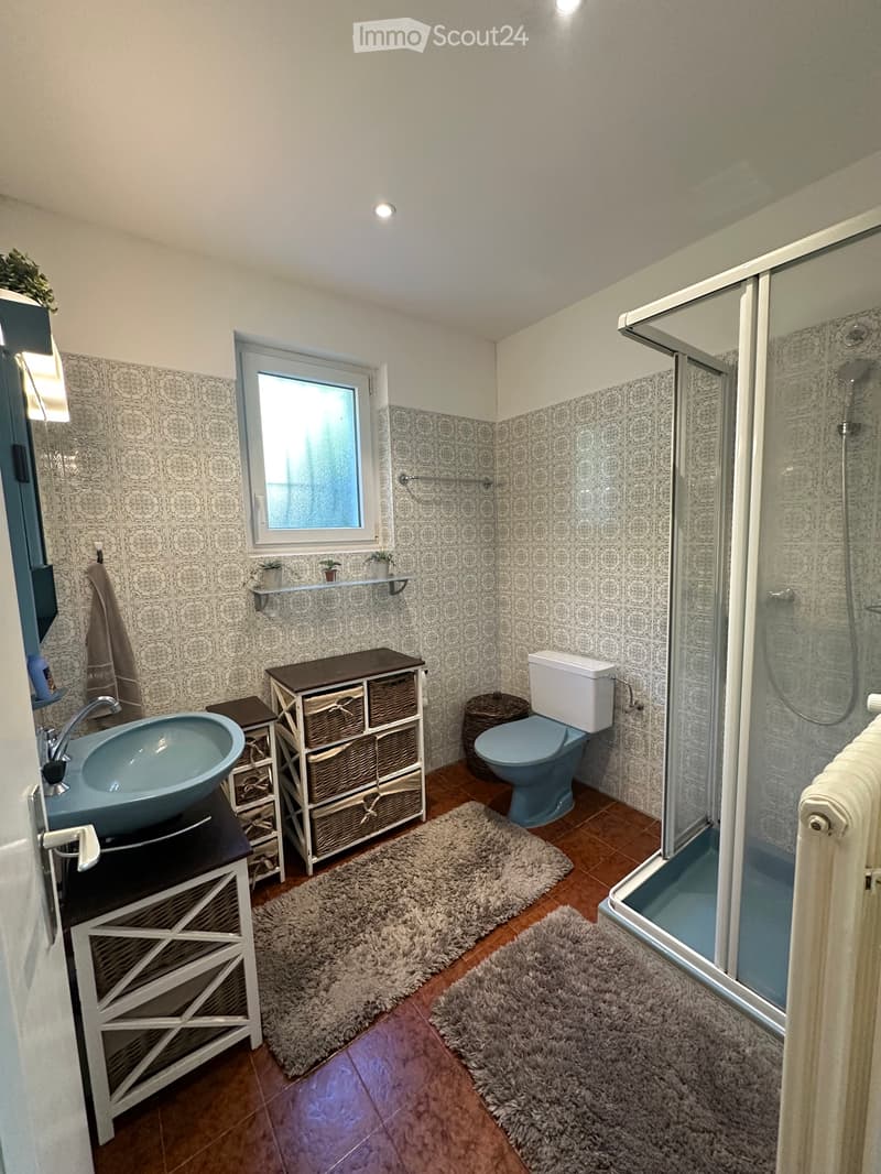 I'm looking for a sublessee for 1.5 rooms in Pregassona (4)