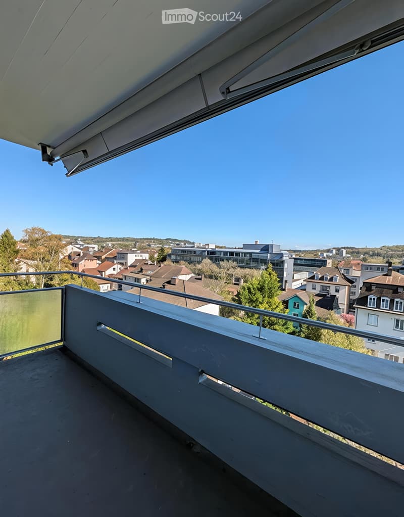 Appartement de 3,5 pièces rénové à neuf à Biel (2)
