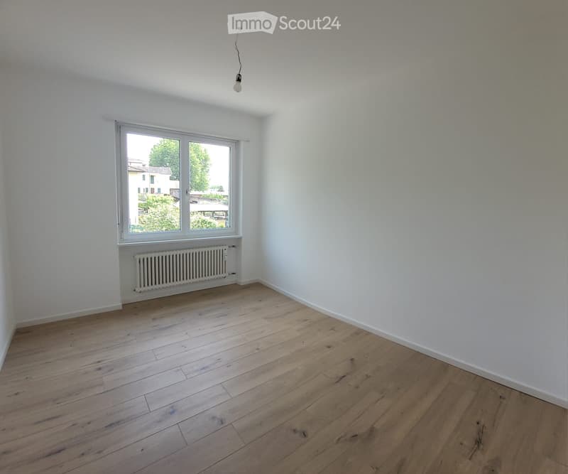 Miete helles 4.5-Zimmer-Wohnung mit schönem Blick ins Grüne (11)