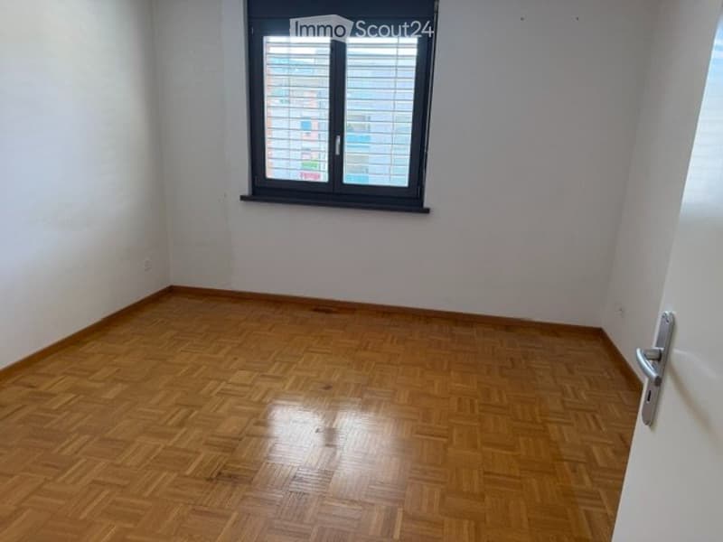 Caslano Wohnung 4,5 Zimmer mit zwei Badezimmern und Balkon (5)