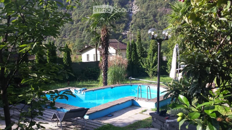 Villa con piscina (4)