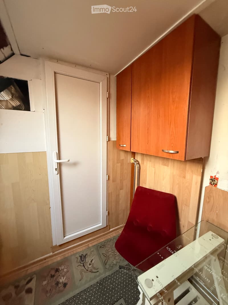 Room for rent (2)