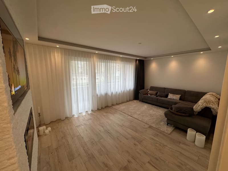 Kernsanierte 3.5-Zimmer-Wohnung mit Panoramablick (3)