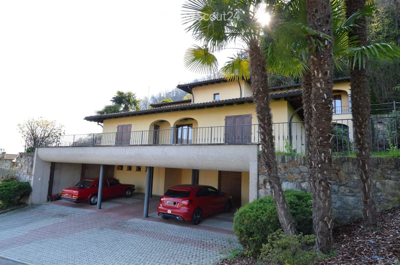 Affittasi importante villa immersa in un vigneto (1)