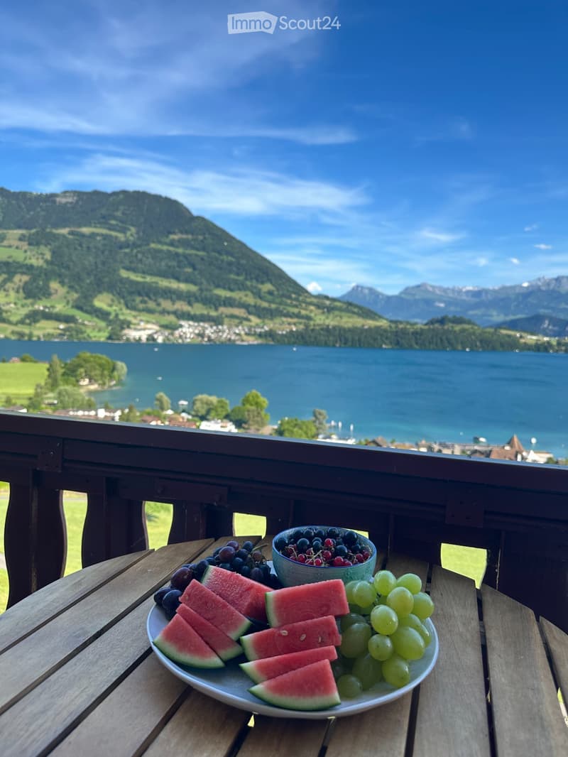 5.5-room apartment with lake and mountain views in Merlischachen (1)