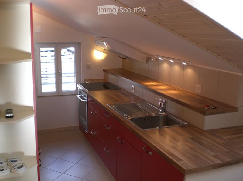 Schöne, günstige Dachgeschosswohnung (3)