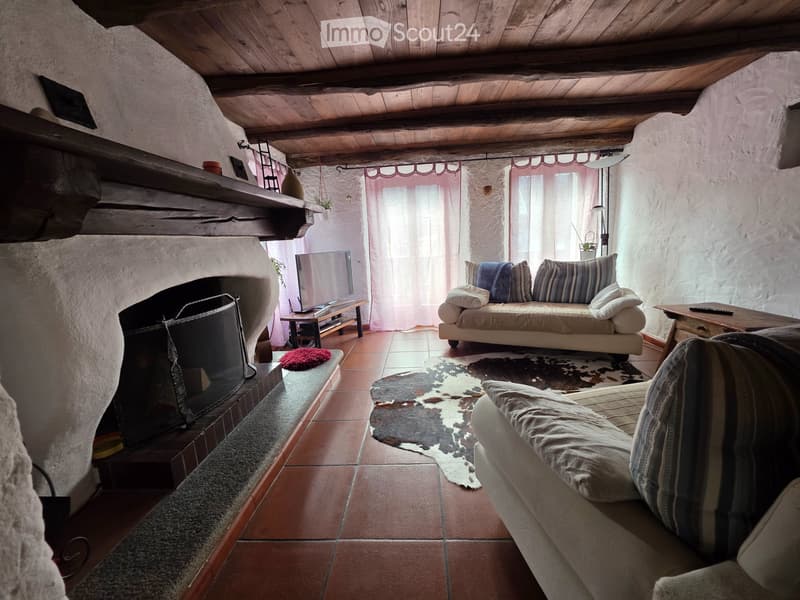 Schönes 5.5-Zimmer-Apartment in Losone (1)