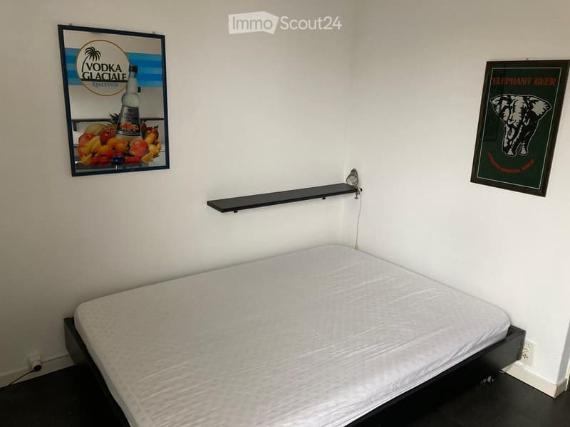 Einzelnes, unabhängiges Zimmer (1)