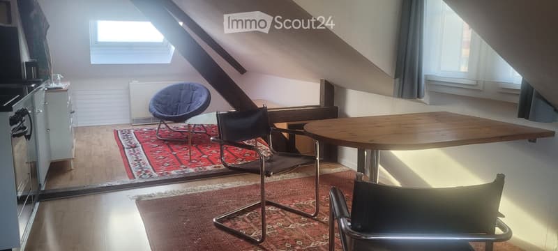 2.5-Zimmer Dachwohnung mit Balkon, möbliert, ab 1. Oktober (4)