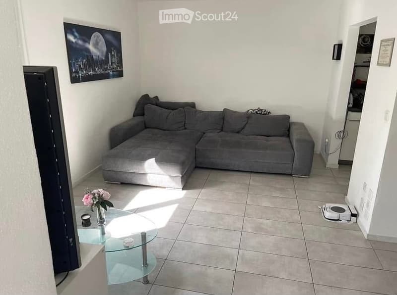 Miete ein großes Zimmer in einem freistehenden Haus mit Garten (3)