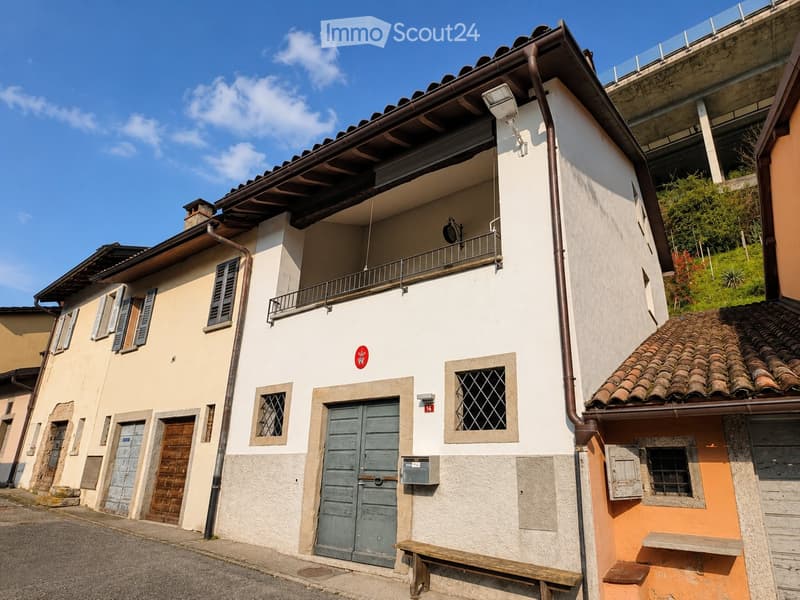Casa 2,5 locali con loggia e due cantine naturali (2)