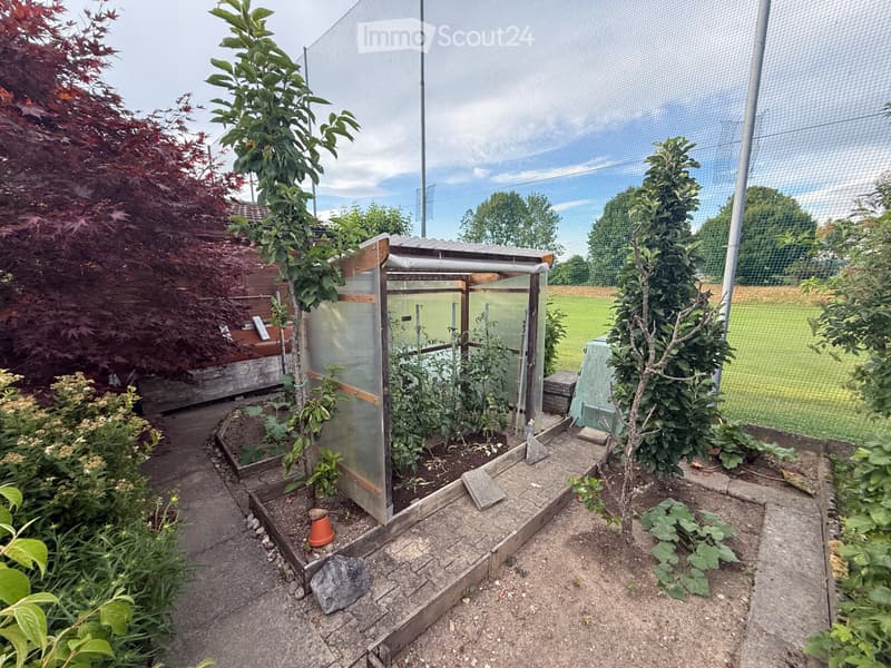 Dreamy family garden in Risch-Rotkreuz (5)