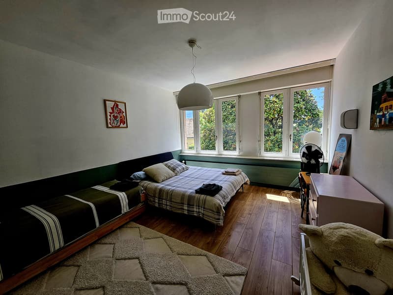 Moderne und geräumige möblierte Villa mit großem Garten (3)
