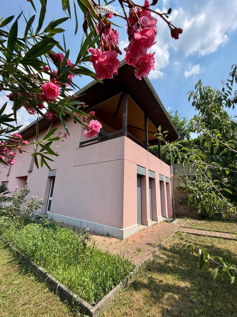 Unabhängiges Haus mit Garten (2)