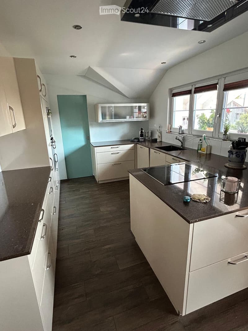Charmante helle 4.5 Zimmer Dachwohnung (3)