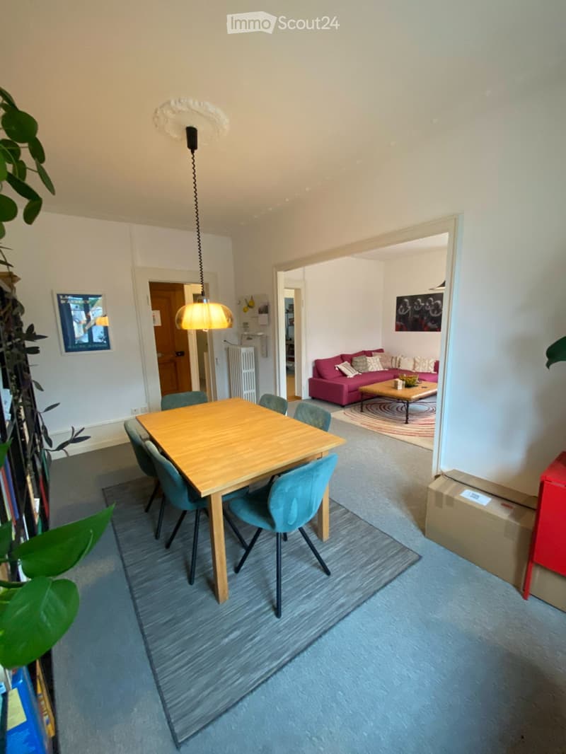 Großes Zimmer in einer 5er-WG (4)