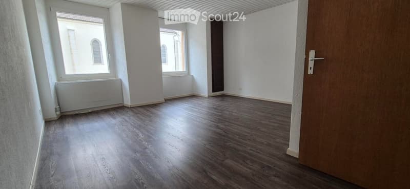 4.5 rooms, 120 m² for rent 1075 Fr + 135 Fr charges (2)