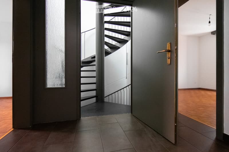 Mietet sich eine Wohnung (5)