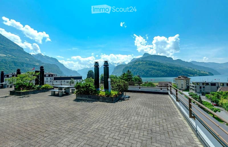2.5-Zimmer-Wohnung mit traumhafter Aussicht in Brunnen (5)