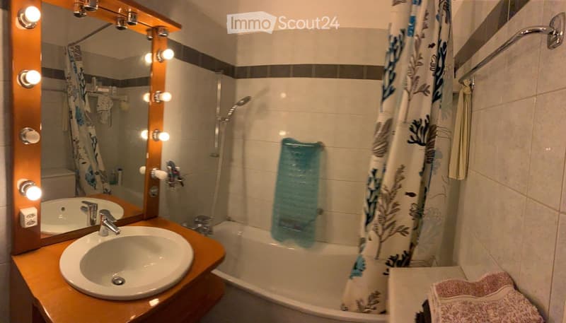 Furnished room in shared apartment available immediately (3)