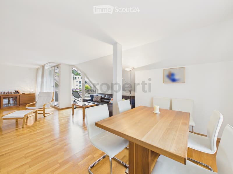 Ampio appartamento in attico 4.5-(5.5) a Horgen (2)