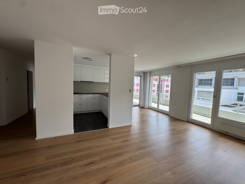 Appartement exclusif de 3,5 pièces avec grand balcon. (3)