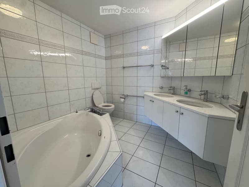 Appartement exclusif de 3,5 pièces avec grand balcon. (6)
