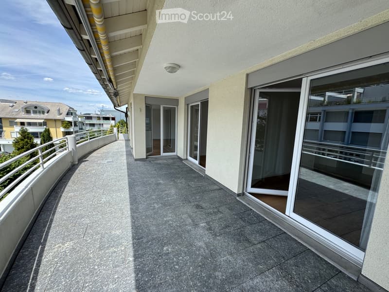 Appartement exclusif de 3,5 pièces avec grand balcon. (12)