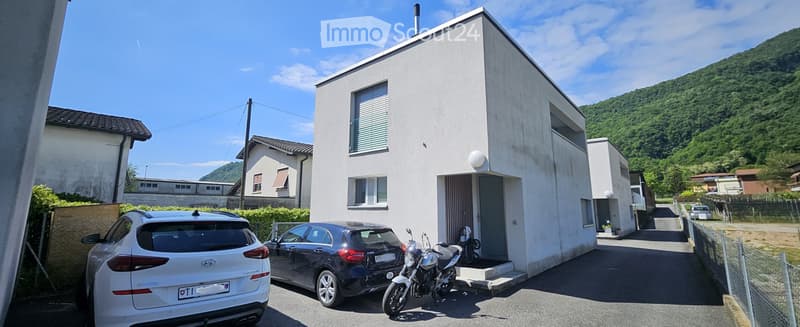 Sale of a single-family house in Riva San Vitale (2)