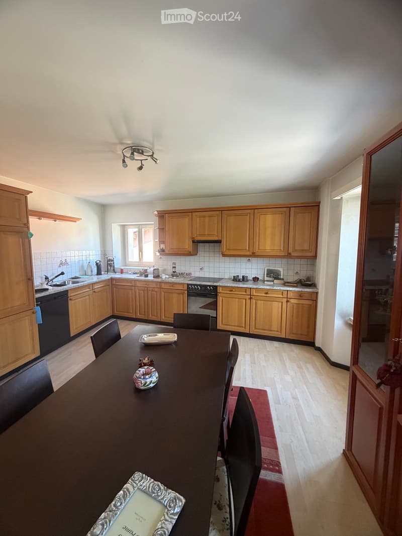 Geräumige 200 m² Duplex-Wohnung in Magadino zur Miete (1)