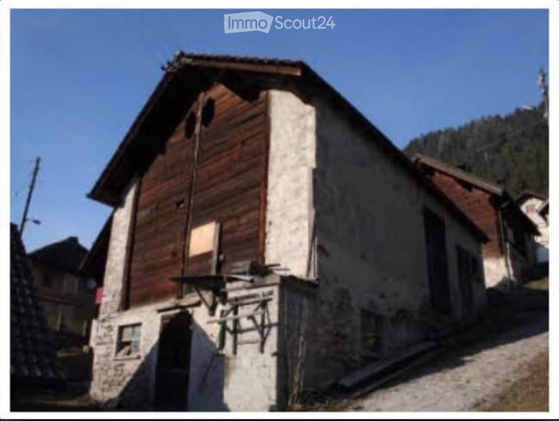 For sale in Sobrio, barn to be renovated (5)