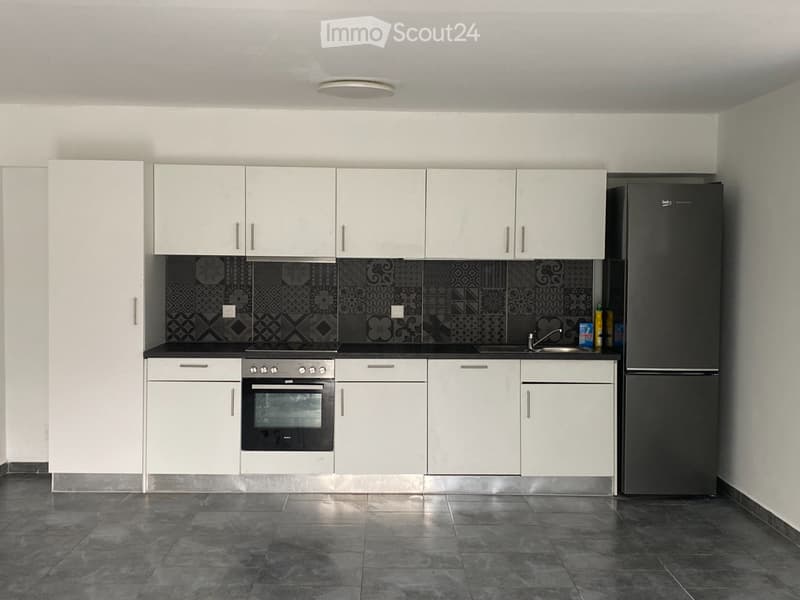 Charming 3.0-room apartment, pets allowed. (2)