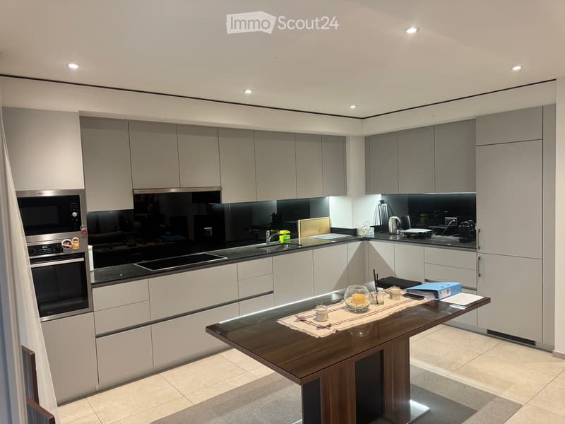 2.5 rooms with garden, terrace and 2 parking spaces in Grono (8)