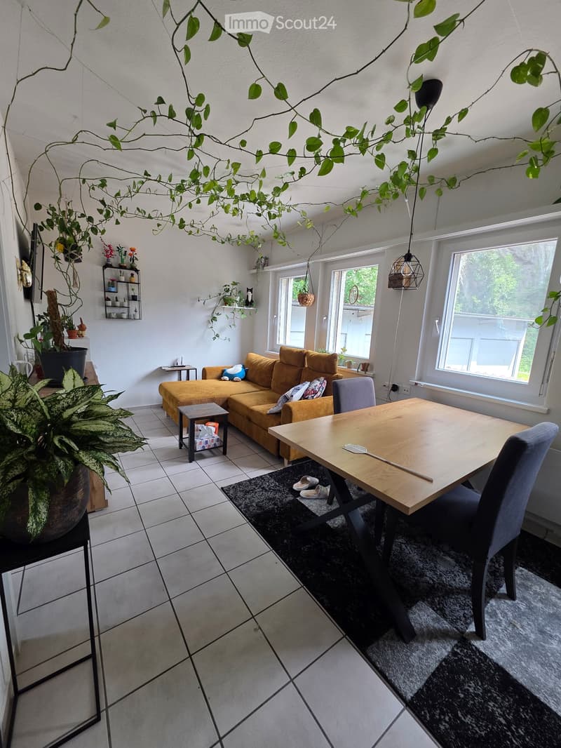 Tenant wanted for 2.5 room apartment in Mollis (1)