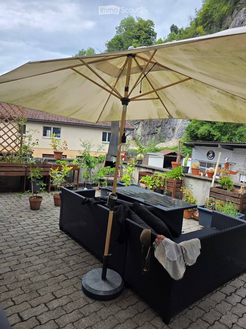 Tenant wanted for 2.5 room apartment in Mollis (2)