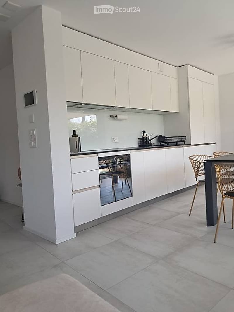 Appartamento arredato con giardino e terrazza + Parcheggio (2)